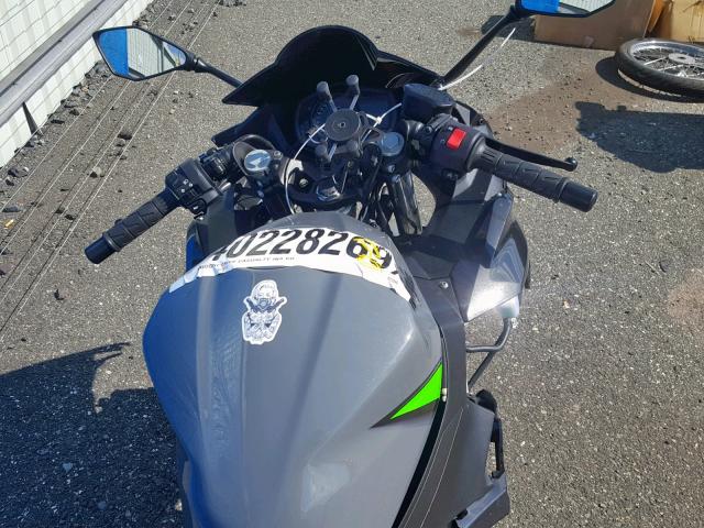 JKAEXKG18KDA27046 - 2019 KAWASAKI EX400 GREEN photo 5