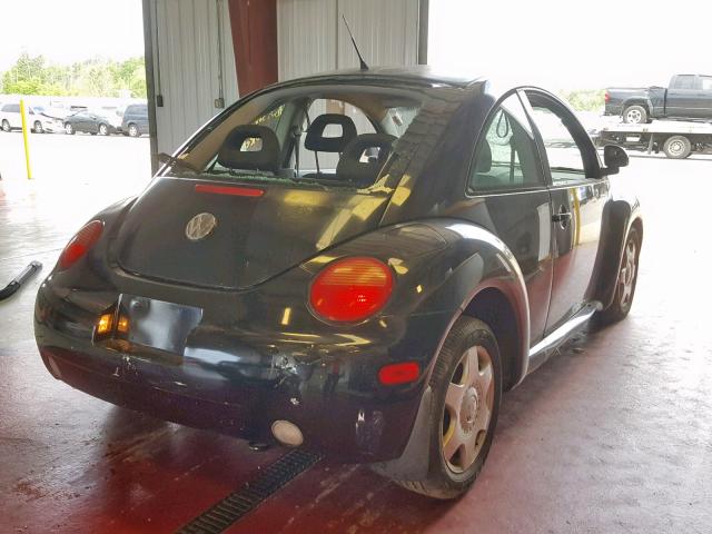 3VWBB61C6WM024837 - 1998 VOLKSWAGEN NEW BEETLE შავი ფოტო 4