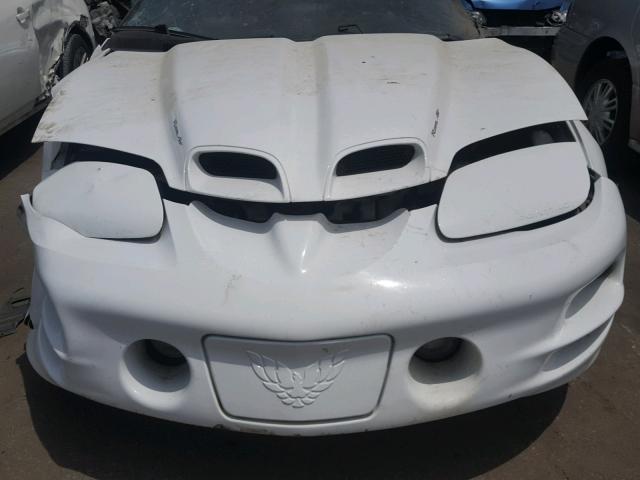 2G2FV22G922116577 - 2002 PONTIAC FIREBIRD F WHITE photo 7