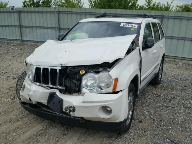 1J8HR58247C551948 - 2007 JEEP GRAND CHER WHITE photo 2