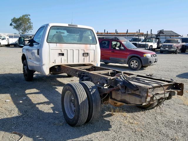 1FDAF56F91EB09133 - 2001 FORD F550 SUPER WHITE photo 3