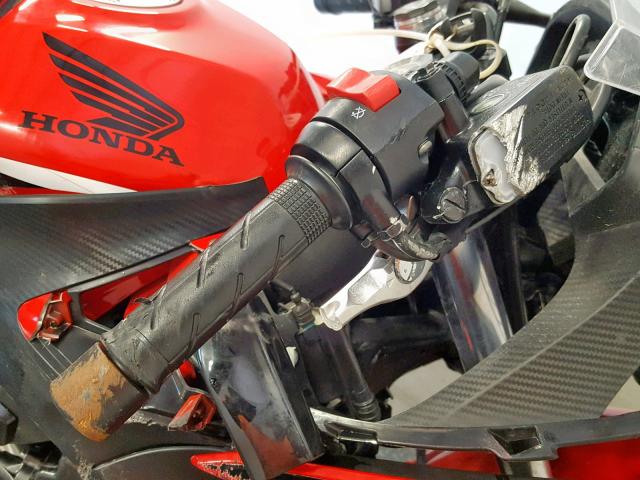 MLHRC7404J5400565 - 2018 HONDA CBR650 F RED photo 18