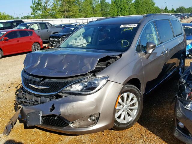 2C4RC1BG9HR564505 - 2017 CHRYSLER PACIFICA T GRAY photo 2