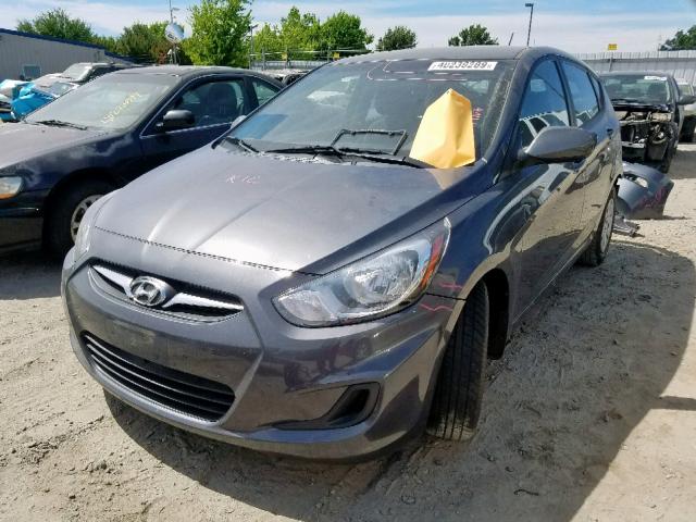 KMHCT5AE0DU066053 - 2013 HYUNDAI ACCENT SE GRAY photo 2