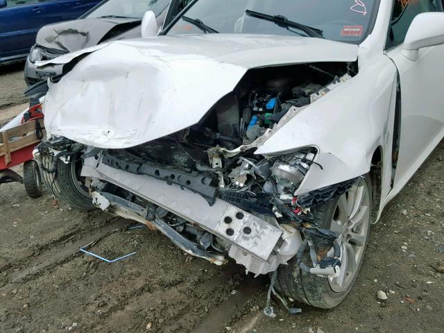 JTHCK262072017471 - 2007 LEXUS IS 250 WHITE photo 9