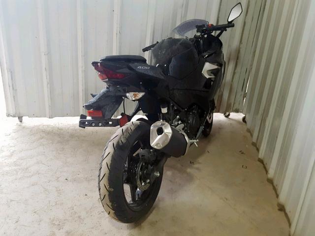 JKAEXKG11KDA28605 - 2019 KAWASAKI EX400 BLACK photo 4