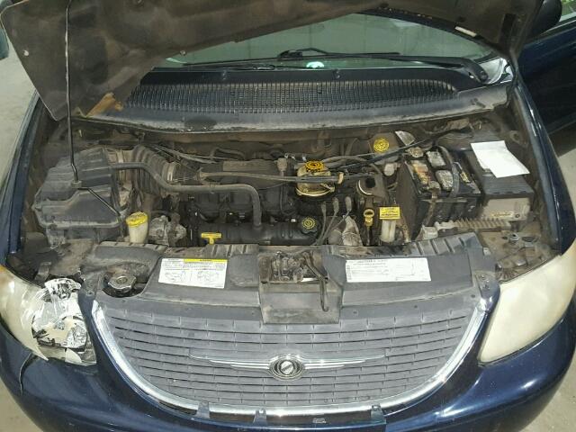 2C8GP243X3R256939 - 2003 CHRYSLER TOWN & COU BLUE photo 7