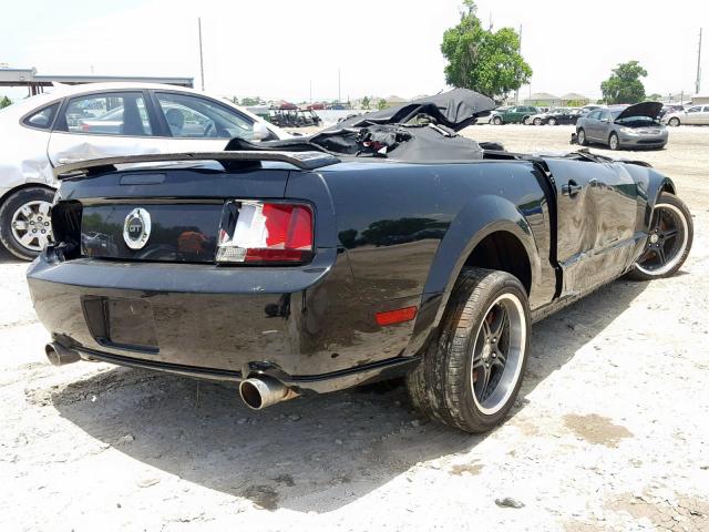 1ZVHT85H855205970 - 2005 FORD MUSTANG GT BLACK photo 4