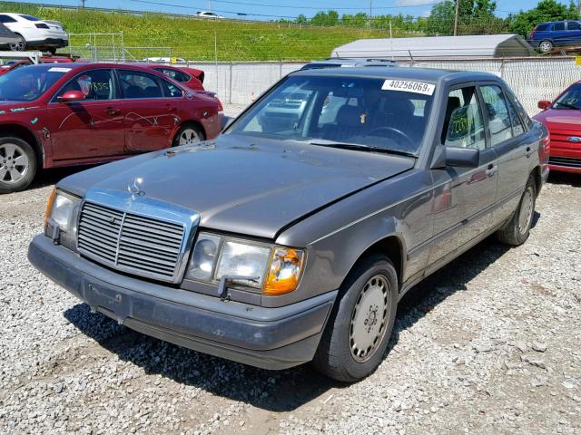 WDBEA30D1GA209662 - 1986 MERCEDES-BENZ 300 E GRAY photo 2