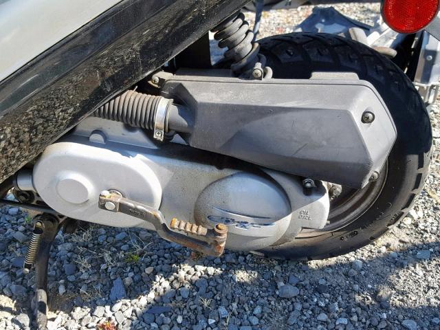 LFFWBT5C391000854 - 2009 MOTO SCOOTER GRAY photo 7