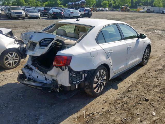 3VW637AJ6DM319257 - 2013 VOLKSWAGEN JETTA HYBR WHITE photo 4