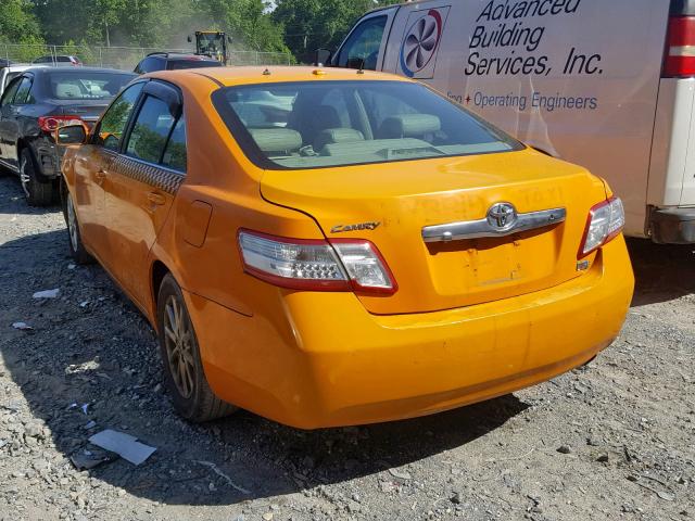 4T1BB3EKXBU135203 - 2011 TOYOTA CAMRY HYBR ORANGE photo 3