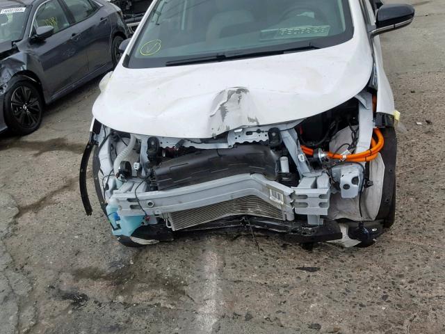 1G1FW6S04J4137423 - 2018 CHEVROLET BOLT EV LT WHITE photo 9