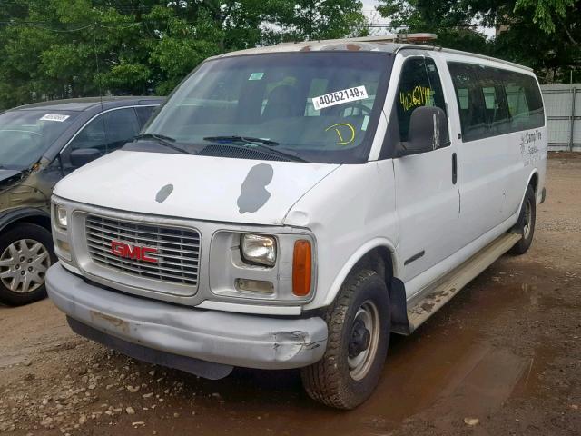 1GJHG39R211243394 - 2001 GMC SAVANA G35 WHITE photo 2