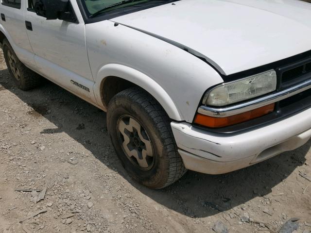 1GNDT13X35K119137 - 2005 CHEVROLET BLAZER WHITE photo 9