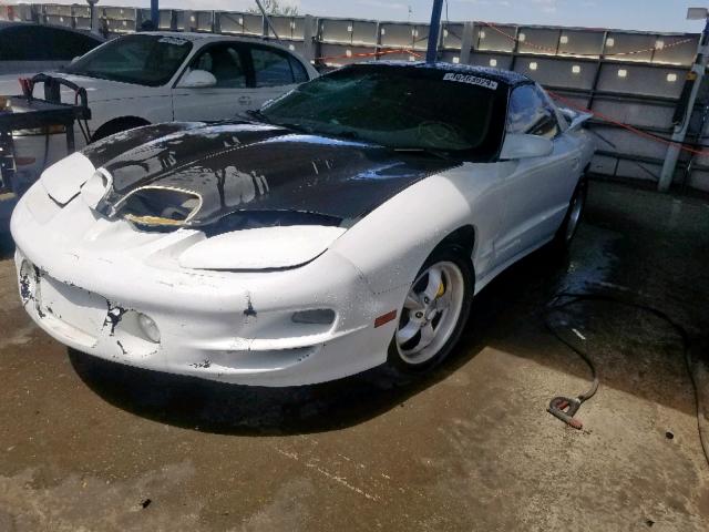 2G2FV22G022115270 - 2002 PONTIAC FIREBIRD F WHITE photo 2