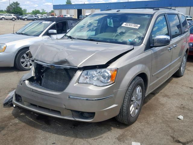 2A8HR64X48R688890 - 2008 CHRYSLER TOWN & COU GOLD photo 2