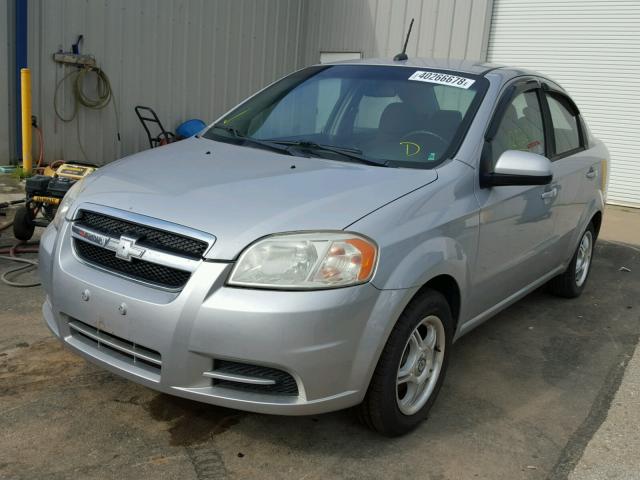 KL1TD5DE2AB103650 - 2010 CHEVROLET AVEO LS SILVER photo 2