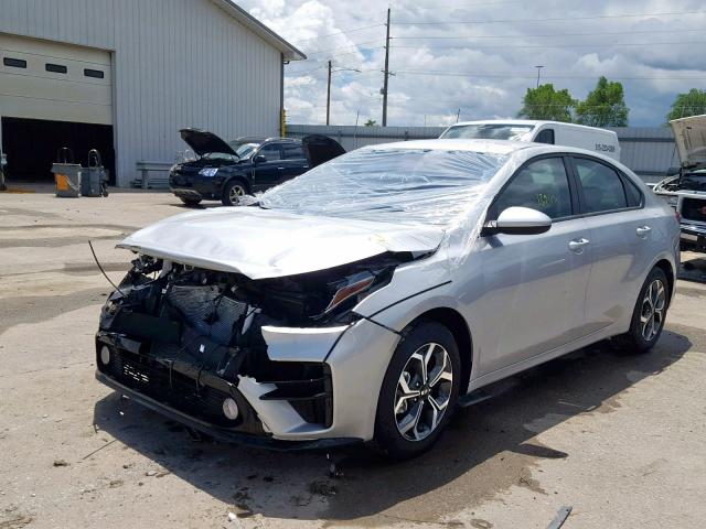 3KPF24AD7KE052541 - 2019 KIA FORTE FE SILVER photo 2