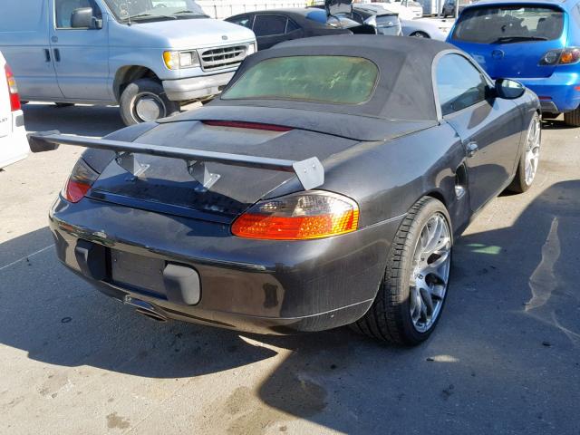 WP0CA29821U623628 - 2001 PORSCHE BOXSTER BLACK photo 4