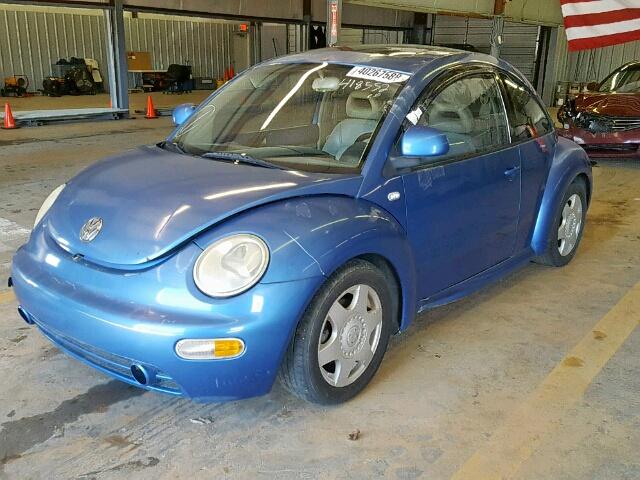 3VWCA21C6YM418552 - 2000 VOLKSWAGEN NEW BEETLE ლურჯი ფოტო 2