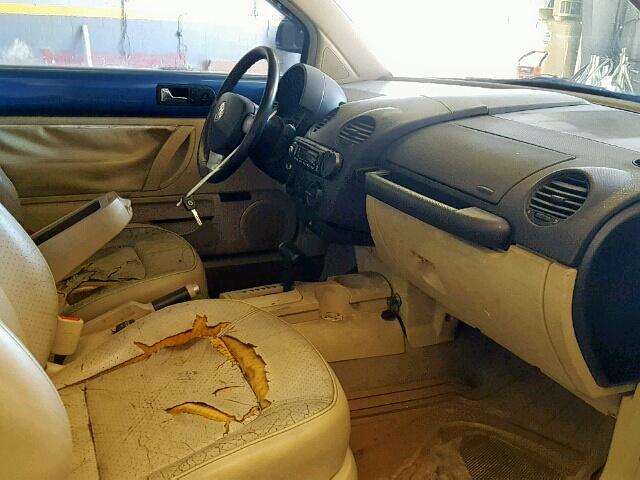 3VWCA21C6YM418552 - 2000 VOLKSWAGEN NEW BEETLE ლურჯი ფოტო 5