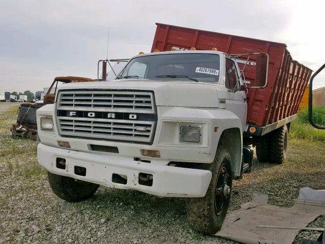 1FDPK84N3CVA34689 - 1982 FORD F800 WHITE photo 2