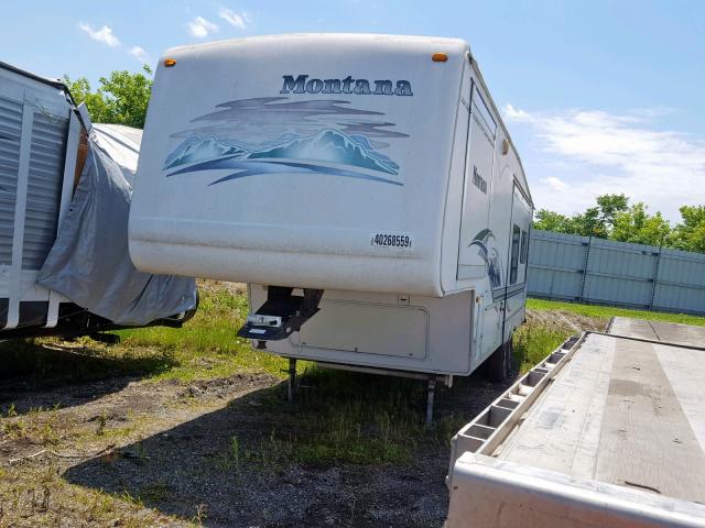 4YDF3252024059758 - 2002 KEYSTONE MONTANA WHITE photo 2