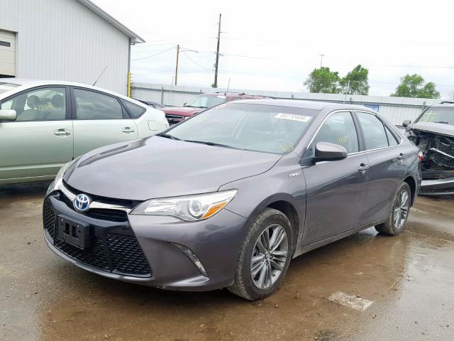 4T1BD1FKXFU152036 - 2015 TOYOTA CAMRY HYBR GRAY photo 2