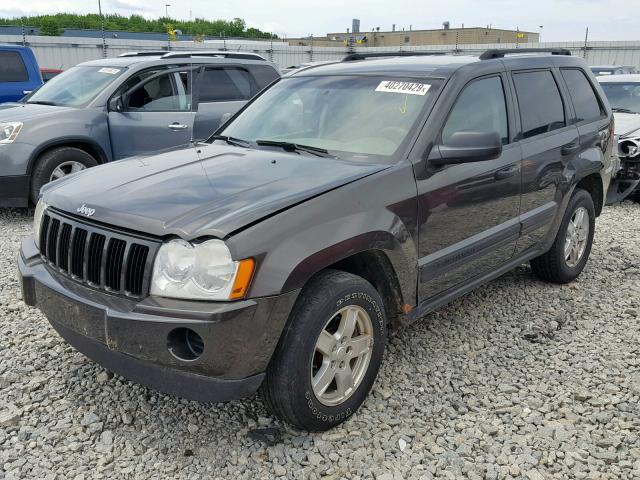 1J4GR48KX6C292226 - 2006 JEEP GRAND CHER GRAY photo 2