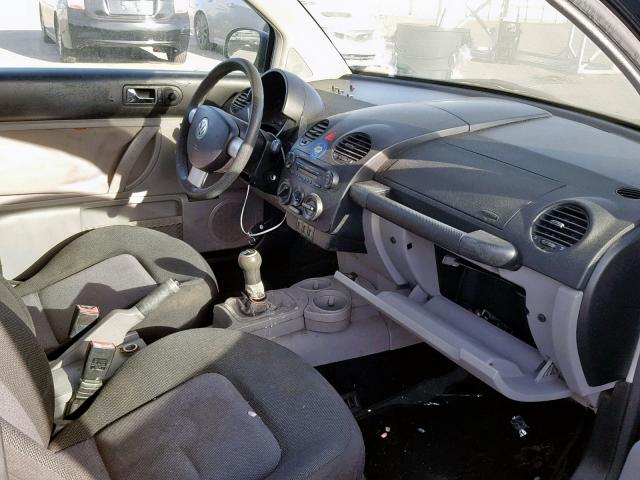 3VWBK31C94M412561 - 2004 VOLKSWAGEN NEW BEETLE შავი ფოტო 5
