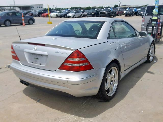 WDBKK66F62F237639 - 2002 MERCEDES-BENZ SLK 32 AMG SILVER photo 4