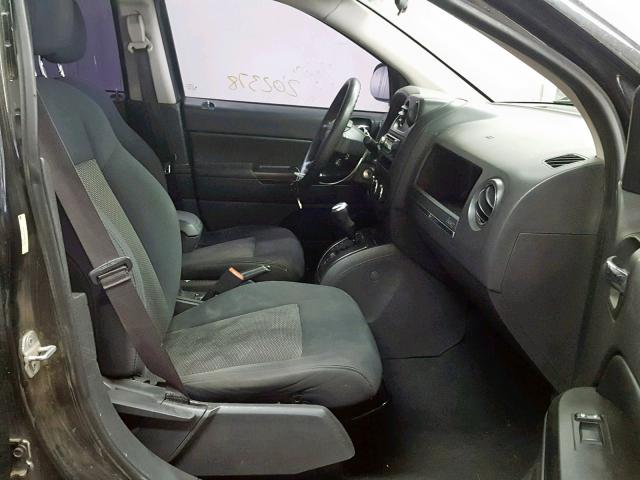 1J4NF4FB3AD601427 - 2010 JEEP COMPASS SP შავი ფოტო 5