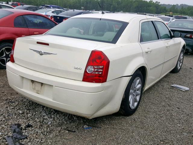 2C3LA43R98H293629 - 2008 CHRYSLER 300 LX CREAM photo 4