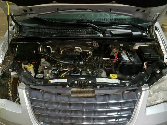 2A8HR54149R510324 - 2009 CHRYSLER TOWN & COU GRAY photo 7