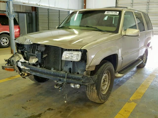 1GYEK13R7XR406910 - 1999 CADILLAC ESCALADE GOLD photo 2