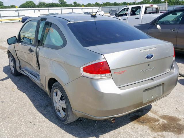 1FAHP32N48W134503 - 2008 FORD FOCUS S/SE SILVER photo 3