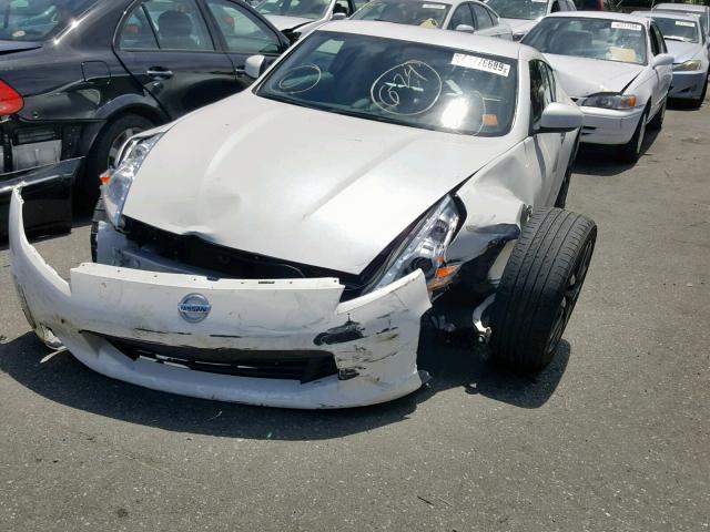 JN1AZ4EH7HM951853 - 2017 NISSAN 370Z BASE WHITE photo 2