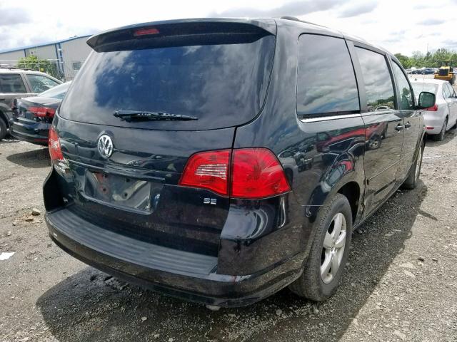 2V4RW3DG2BR642507 - 2011 VOLKSWAGEN ROUTAN SE BLACK photo 4