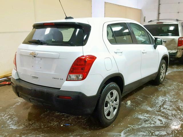 KL7CJKSB8GB583594 - 2016 CHEVROLET TRAX LS WHITE photo 4