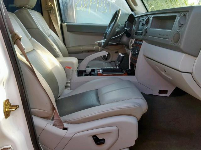 1J8HH582X6C281903 - 2006 JEEP COMMANDER WHITE photo 5