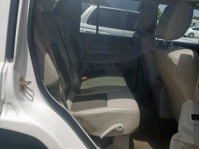 1J8HH582X6C281903 - 2006 JEEP COMMANDER WHITE photo 6