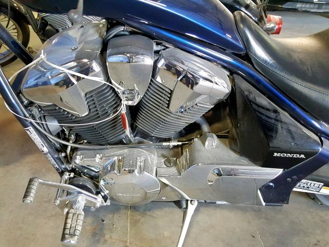 JH2SC6128KK400079 - 2019 HONDA VT1300 CX BLUE photo 7