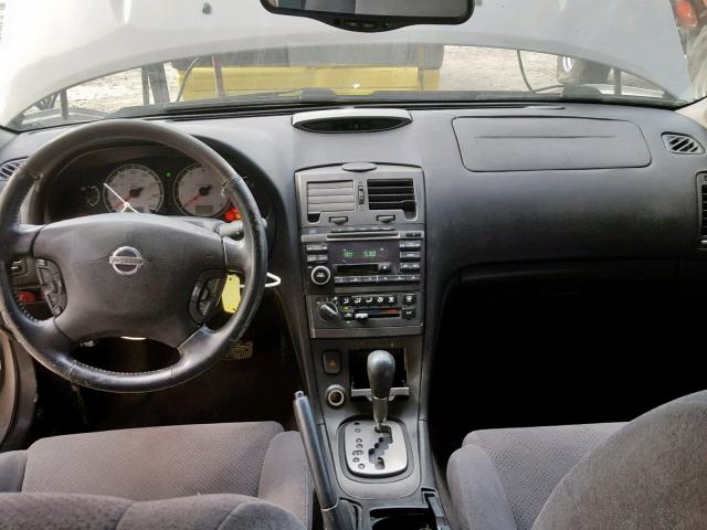 JN1DA31D42T207755 - 2002 NISSAN MAXIMA GLE SILVER photo 9