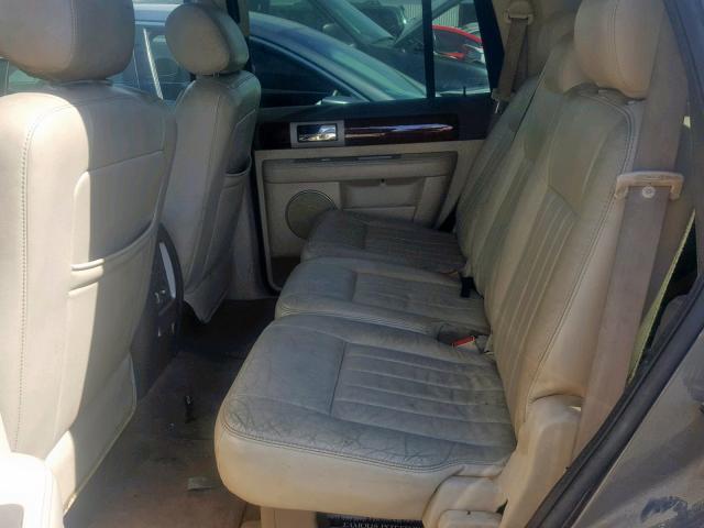 5LMFU28R54LJ37090 - 2004 LINCOLN NAVIGATOR 灰色 照片 6