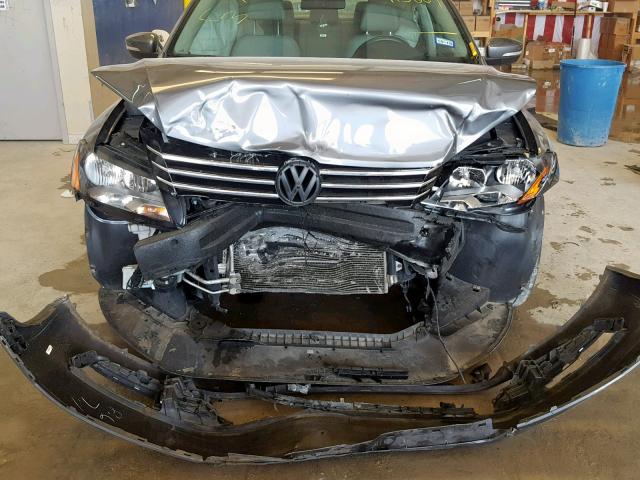 1VWAS7A3XFC113667 - 2015 VOLKSWAGEN PASSAT S GRAY photo 9