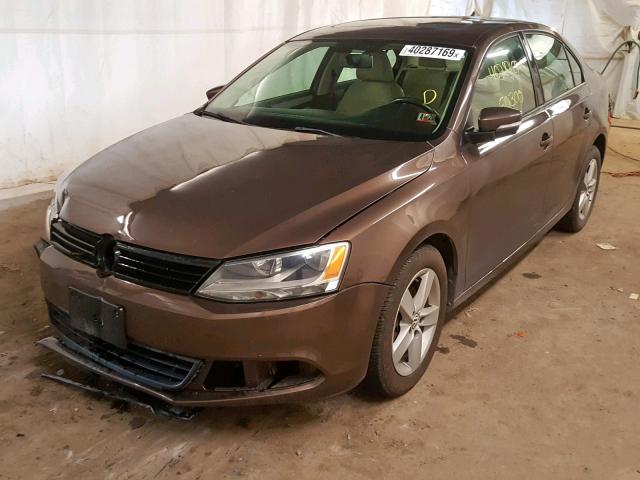 3VW3L7AJ9BM123040 - 2011 VOLKSWAGEN JETTA TDI BROWN photo 2