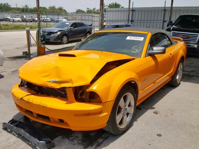 1ZVHT85H975232193 - 2007 FORD MUSTANG GT ORANGE photo 2