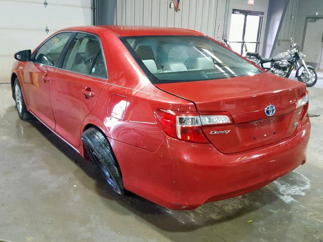 4T1BD1FK8DU072828 - 2013 TOYOTA CAMRY HYBR RED photo 3