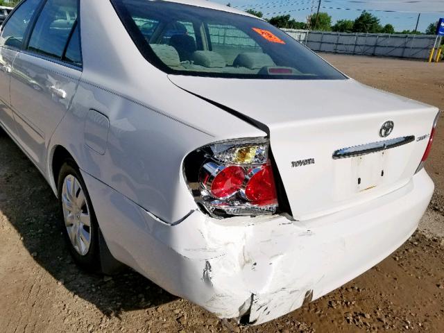 4T1BE32K45U391434 - 2005 TOYOTA CAMRY LE WHITE photo 9